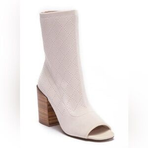 Kelsi Dagger Macey Stretch Diamond Knit Sock Boot Vanilla White Open Toe Sz 9
